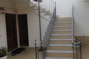 Casa à venda com 240m², 4 dormitórios, 1 suíte, 3 vagas, no bairro Camaquã em Porto Alegre