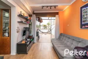 Cobertura à venda com 132m², 2 dormitórios, 1 suíte, 2 vagas, no bairro Tristeza em Porto Alegre