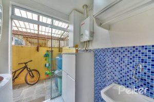 Casa à venda com 170m², 3 dormitórios, 1 suíte, 3 vagas, no bairro Tristeza em Porto Alegre