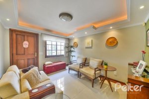 Casa à venda com 170m², 3 dormitórios, 1 suíte, 3 vagas, no bairro Tristeza em Porto Alegre