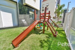 Apartamento à venda com 73m², 3 dormitórios, 1 suíte, 2 vagas, no bairro Tristeza em Porto Alegre