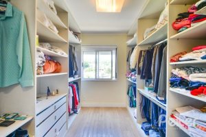 Apartamento à venda com 73m², 3 dormitórios, 1 suíte, 2 vagas, no bairro Tristeza em Porto Alegre