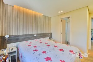 Apartamento à venda com 73m², 3 dormitórios, 1 suíte, 2 vagas, no bairro Tristeza em Porto Alegre