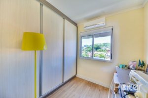 Apartamento à venda com 73m², 3 dormitórios, 1 suíte, 2 vagas, no bairro Tristeza em Porto Alegre