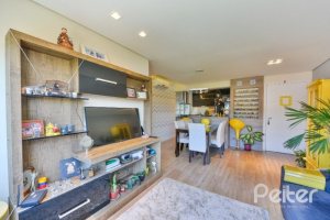 Apartamento à venda com 73m², 3 dormitórios, 1 suíte, 2 vagas, no bairro Tristeza em Porto Alegre