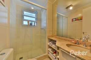 Apartamento à venda com 73m², 3 dormitórios, 1 suíte, 2 vagas, no bairro Tristeza em Porto Alegre