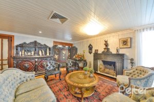 Apartamento à venda com 246m², 3 dormitórios, 1 suíte, 2 vagas, no bairro Cristal em Porto Alegre