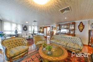 Apartamento à venda com 246m², 3 dormitórios, 1 suíte, 2 vagas, no bairro Cristal em Porto Alegre