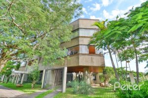 Apartamento à venda com 246m², 3 dormitórios, 1 suíte, 2 vagas, no bairro Cristal em Porto Alegre