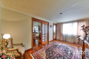 Apartamento à venda com 246m², 3 dormitórios, 1 suíte, 2 vagas, no bairro Cristal em Porto Alegre