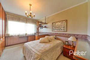 Apartamento à venda com 246m², 3 dormitórios, 1 suíte, 2 vagas, no bairro Cristal em Porto Alegre