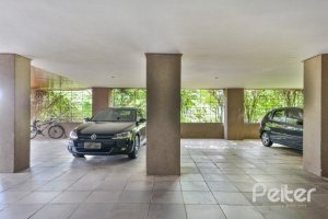 Apartamento à venda com 246m², 3 dormitórios, 1 suíte, 2 vagas, no bairro Cristal em Porto Alegre