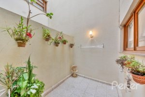 Apartamento à venda com 246m², 3 dormitórios, 1 suíte, 2 vagas, no bairro Cristal em Porto Alegre