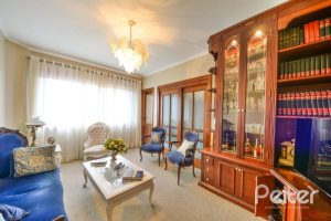 Apartamento à venda com 246m², 3 dormitórios, 1 suíte, 2 vagas, no bairro Cristal em Porto Alegre