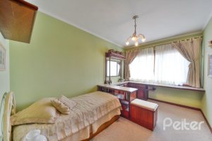 Apartamento à venda com 246m², 3 dormitórios, 1 suíte, 2 vagas, no bairro Cristal em Porto Alegre