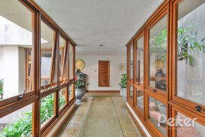 Apartamento à venda com 246m², 3 dormitórios, 1 suíte, 2 vagas, no bairro Cristal em Porto Alegre