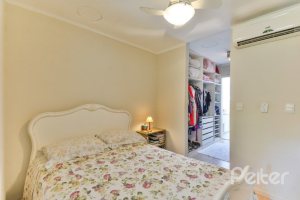 Casa em Condomínio à venda com 257m², 3 dormitórios, 1 suíte, 3 vagas, no bairro Tristeza em PORTO ALEGRE