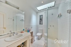 Casa em Condomínio à venda com 257m², 3 dormitórios, 1 suíte, 3 vagas, no bairro Tristeza em PORTO ALEGRE