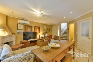 Casa em Condomínio à venda com 257m², 3 dormitórios, 1 suíte, 3 vagas, no bairro Tristeza em PORTO ALEGRE