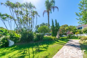 Casa em Condomínio à venda com 229m², 3 dormitórios, 1 suíte, 3 vagas, no bairro Tristeza em Porto Alegre