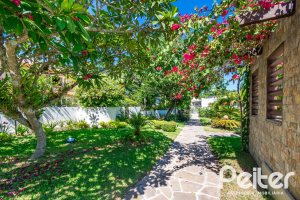 Casa em Condomínio à venda com 229m², 3 dormitórios, 1 suíte, 3 vagas, no bairro Tristeza em Porto Alegre