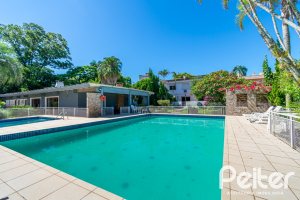 Casa em Condomínio à venda com 229m², 3 dormitórios, 1 suíte, 3 vagas, no bairro Tristeza em Porto Alegre