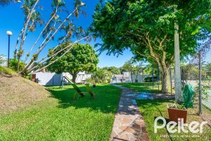 Casa em Condomínio à venda com 229m², 3 dormitórios, 1 suíte, 3 vagas, no bairro Tristeza em Porto Alegre