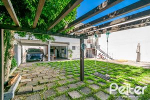 Casa em Condomínio à venda com 229m², 3 dormitórios, 1 suíte, 3 vagas, no bairro Tristeza em Porto Alegre