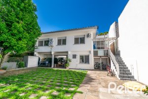 Casa em Condomínio à venda com 229m², 3 dormitórios, 1 suíte, 3 vagas, no bairro Tristeza em Porto Alegre