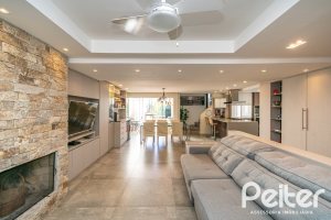 Casa em Condomínio à venda com 229m², 3 dormitórios, 1 suíte, 3 vagas, no bairro Tristeza em Porto Alegre