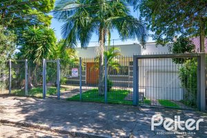 Casa em Condomínio à venda com 229m², 3 dormitórios, 1 suíte, 3 vagas, no bairro Tristeza em Porto Alegre