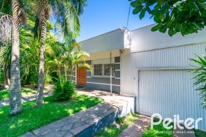 Casa em Condomínio à venda com 229m², 3 dormitórios, 1 suíte, 3 vagas, no bairro Tristeza em Porto Alegre