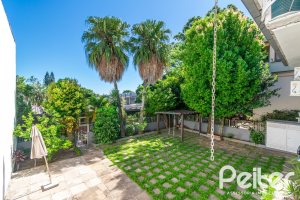Casa em Condomínio à venda com 229m², 3 dormitórios, 1 suíte, 3 vagas, no bairro Tristeza em Porto Alegre