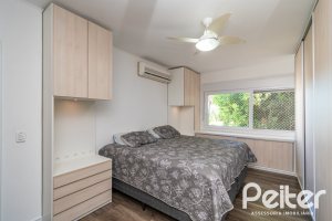 Casa em Condomínio à venda com 229m², 3 dormitórios, 1 suíte, 3 vagas, no bairro Tristeza em Porto Alegre