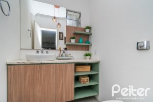 Casa em Condomínio à venda com 229m², 3 dormitórios, 1 suíte, 3 vagas, no bairro Tristeza em Porto Alegre