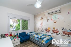 Casa em Condomínio à venda com 229m², 3 dormitórios, 1 suíte, 3 vagas, no bairro Tristeza em Porto Alegre