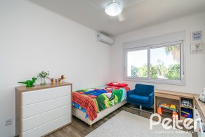 Casa em Condomínio à venda com 229m², 3 dormitórios, 1 suíte, 3 vagas, no bairro Tristeza em Porto Alegre