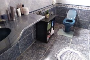 Casa à venda com 400m², 6 dormitórios, 1 suíte, 2 vagas, no bairro Tristeza em Porto Alegre