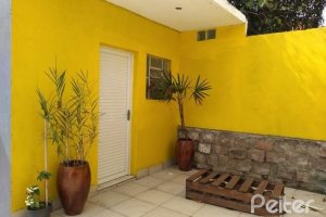 Casa à venda com 400m², 6 dormitórios, 1 suíte, 2 vagas, no bairro Tristeza em Porto Alegre