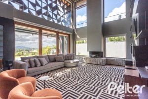 Casa em Condomínio à venda com 608m², 5 dormitórios, 5 suítes, 3 vagas, no bairro Terra Ville em PORTO ALEGRE