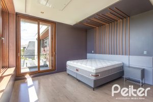 Casa em Condomínio à venda com 608m², 5 dormitórios, 5 suítes, 3 vagas, no bairro Terra Ville em PORTO ALEGRE