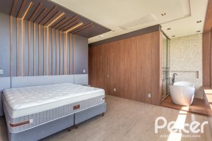 Casa em Condomínio à venda com 608m², 5 dormitórios, 5 suítes, 3 vagas, no bairro Terra Ville em PORTO ALEGRE