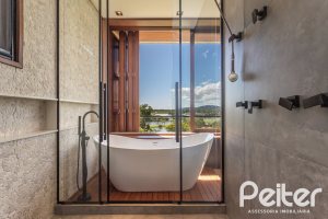 Casa em Condomínio à venda com 608m², 5 dormitórios, 5 suítes, 3 vagas, no bairro Terra Ville em PORTO ALEGRE