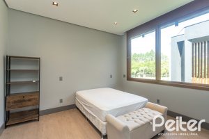 Casa em Condomínio à venda com 608m², 5 dormitórios, 5 suítes, 3 vagas, no bairro Terra Ville em PORTO ALEGRE