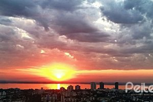 Casa à venda com 399m², 3 dormitórios, 3 suítes, 4 vagas, no bairro Nonoai em Porto Alegre