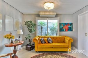 Casa à venda com 399m², 3 dormitórios, 3 suítes, 4 vagas, no bairro Nonoai em Porto Alegre