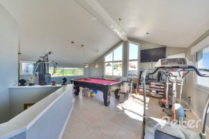 Casa à venda com 399m², 3 dormitórios, 3 suítes, 4 vagas, no bairro Nonoai em Porto Alegre