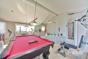 Casa à venda com 399m², 3 dormitórios, 3 suítes, 4 vagas, no bairro Nonoai em Porto Alegre