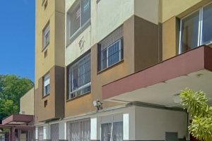 Apartamento à venda com 65m², 2 dormitórios, 1 suíte, 1 vaga, no bairro Camaquã em Porto Alegre
