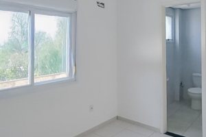 Apartamento à venda com 65m², 2 dormitórios, 1 suíte, 1 vaga, no bairro Camaquã em Porto Alegre